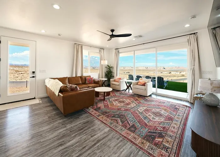 Powell Views, Hot Tub, Game Room, Kayaks Holiday home *