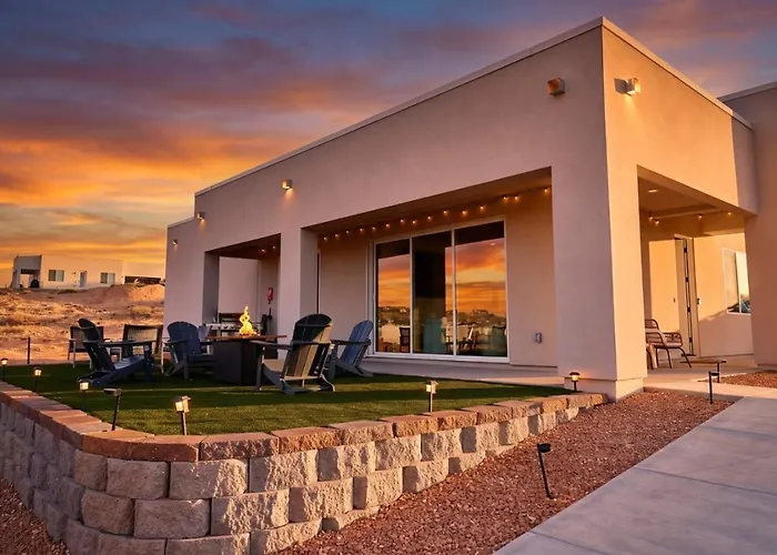 Powell Views, Hot Tub, Game Room, Kayaks