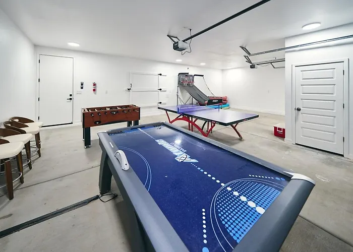 Powell Views, Hot Tub, Game Room, Kayaks